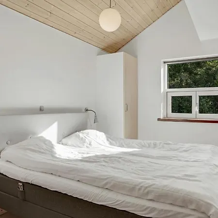 Сasa de vacaciones Beautiful Home In Hadsund With Sauna *