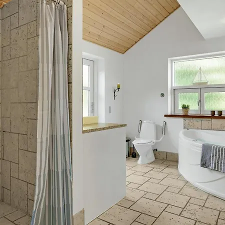Сasa de vacaciones Beautiful Home In Hadsund With Sauna Hadsund